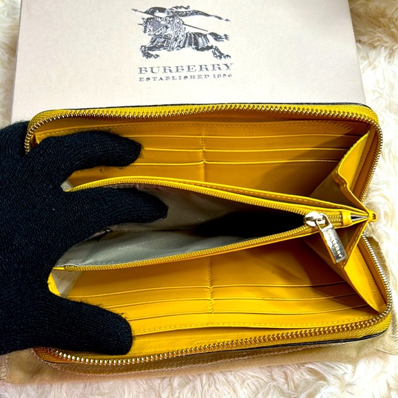 BURBERRY long wallet - Picture 3 of 7